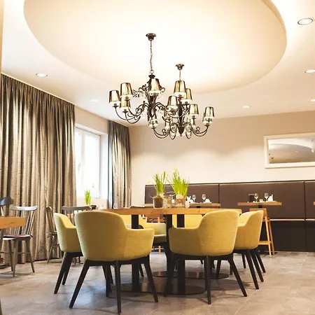 Weinhotel Kaisergarten 4*