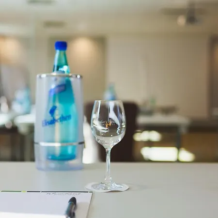 Weinhotel Kaisergarten 호텔 4*