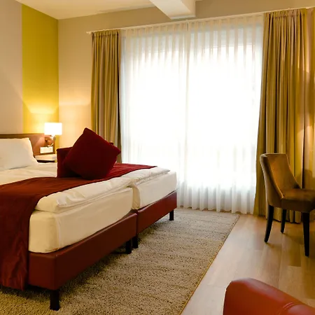 Weinhotel Kaisergarten 호텔 알자이