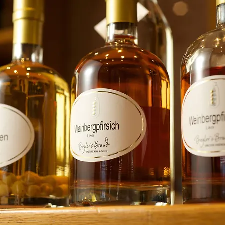 Отель Weinhotel Kaisergarten 4*