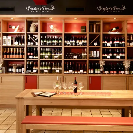 호텔 Weinhotel Kaisergarten 4*