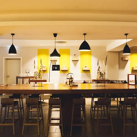 Weinhotel Kaisergarten 4* 알자이