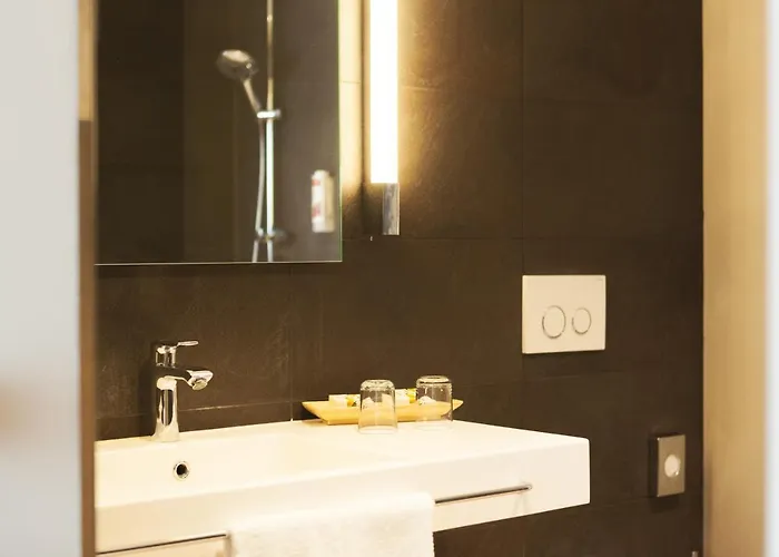 Weinhotel Kaisergarten آلتزي