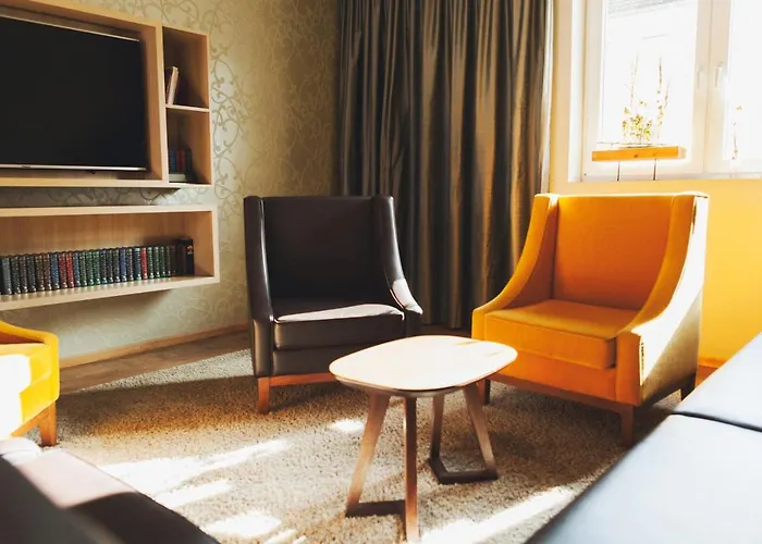 Weinhotel Kaisergarten فندق 4*