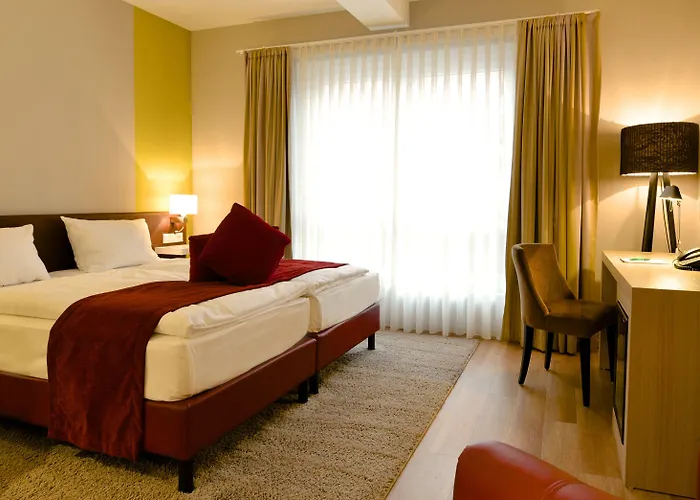 Weinhotel Kaisergarten 호텔 알자이