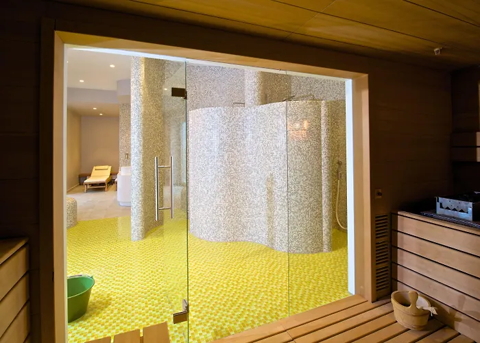 Weinhotel Kaisergarten 호텔 알자이