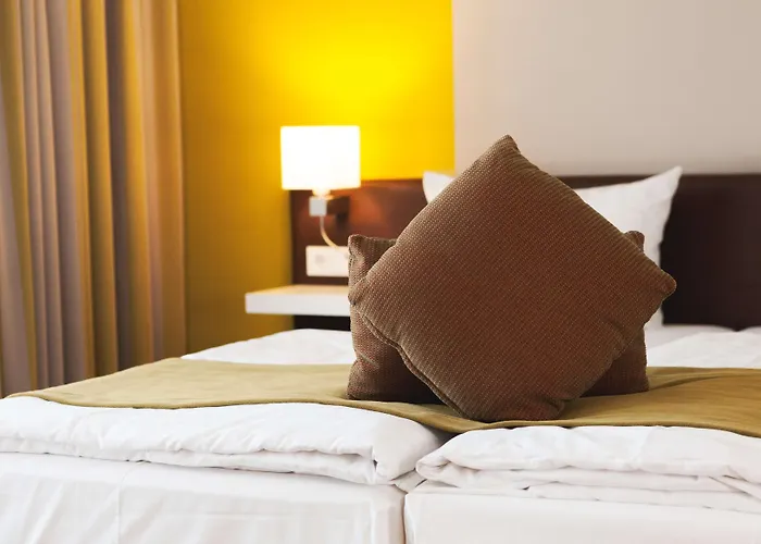 Weinhotel Kaisergarten 호텔