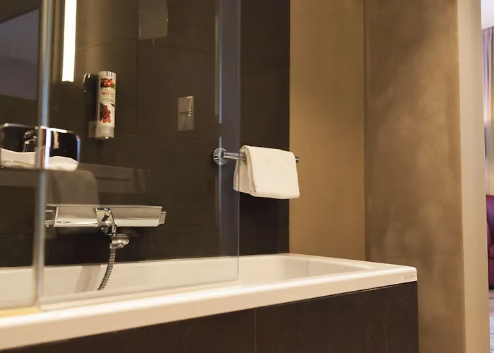 Weinhotel Kaisergarten 호텔 4*