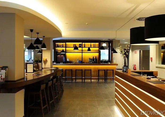 Weinhotel Kaisergarten 호텔